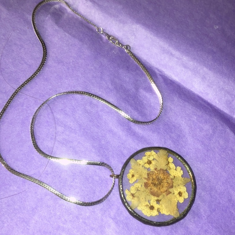 Vintage glass dried flowers necklace